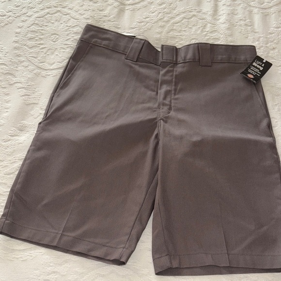 BNWT Men's Gray Work Shorts by Dickie’s - Picture 1 of 8